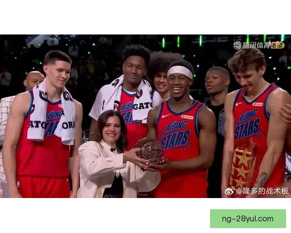 关键先生埃奇库姆绝杀新秀赛冠