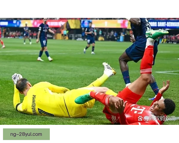 拜仁宣诺伊尔左腿肌肉撕裂伤缺